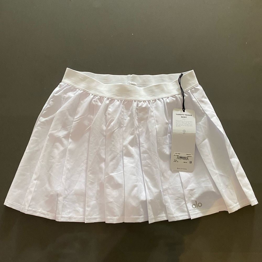 Alo yoga tennis NWT *SOLD OUT*